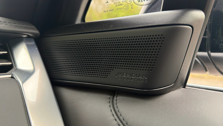 Land Rover Range Rover 4.4 P615 V8 SV 4dr Auto Petrol Estate